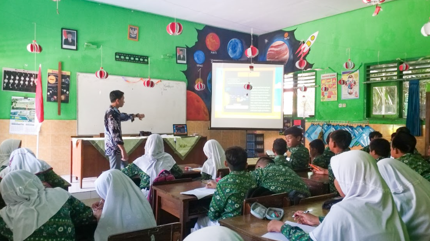 Alwi, Suara Anak Desa untuk Perubahan Sosial
