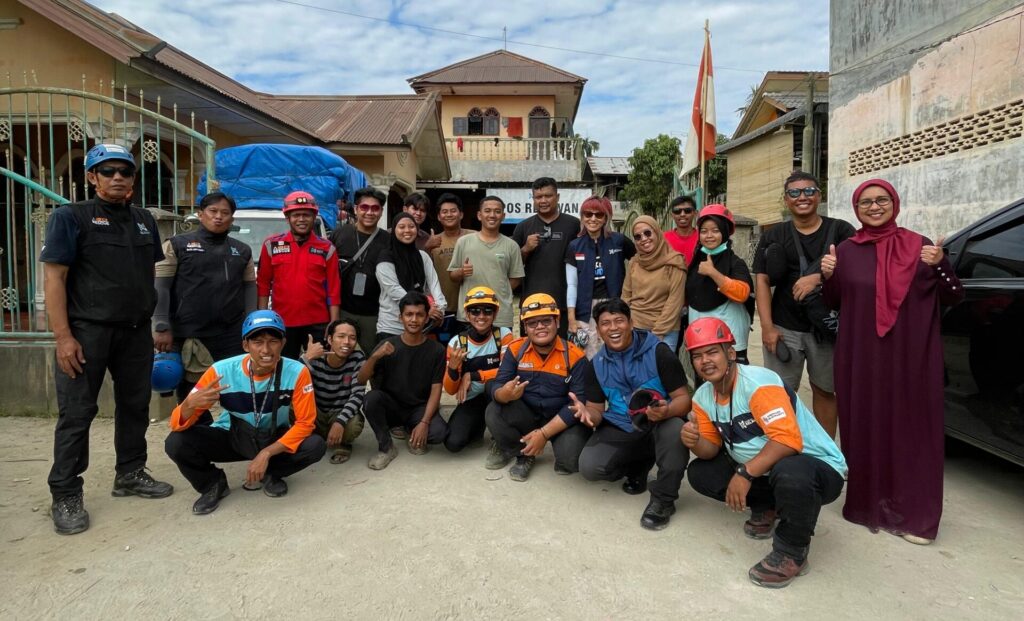 Relawan Aceh Tamiang